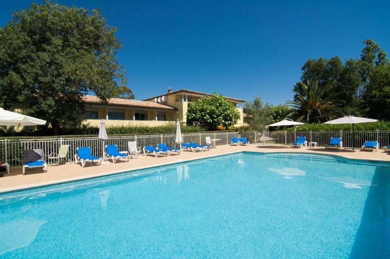 Hotel Casarose - Cannes Mandelieu ภายนอก รูปภาพ