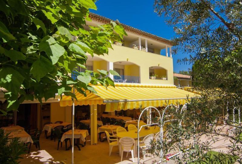 Hotel Casarose - Cannes Mandelieu ภายนอก รูปภาพ