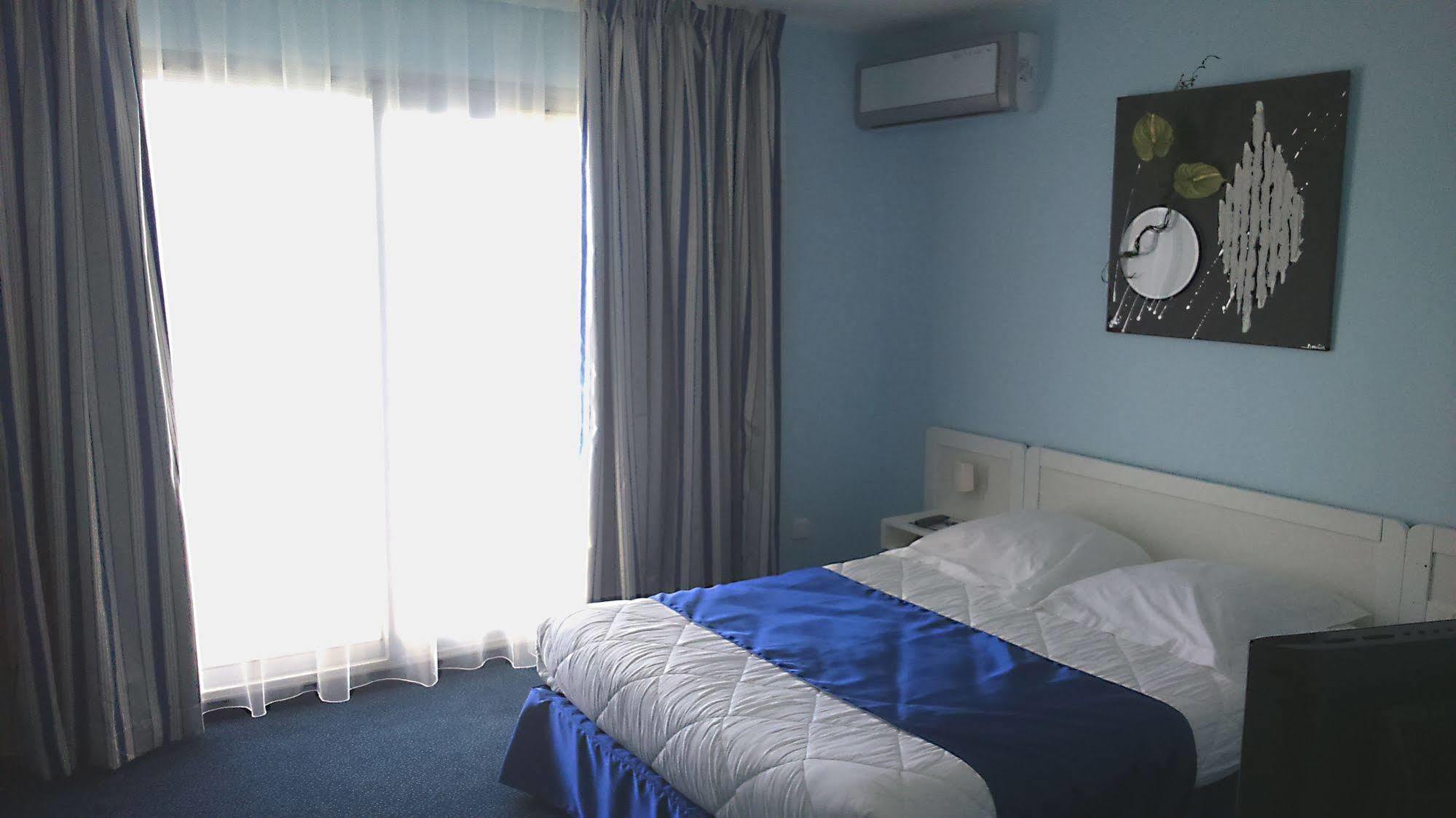 Hotel Casarose - Cannes Mandelieu ภายนอก รูปภาพ