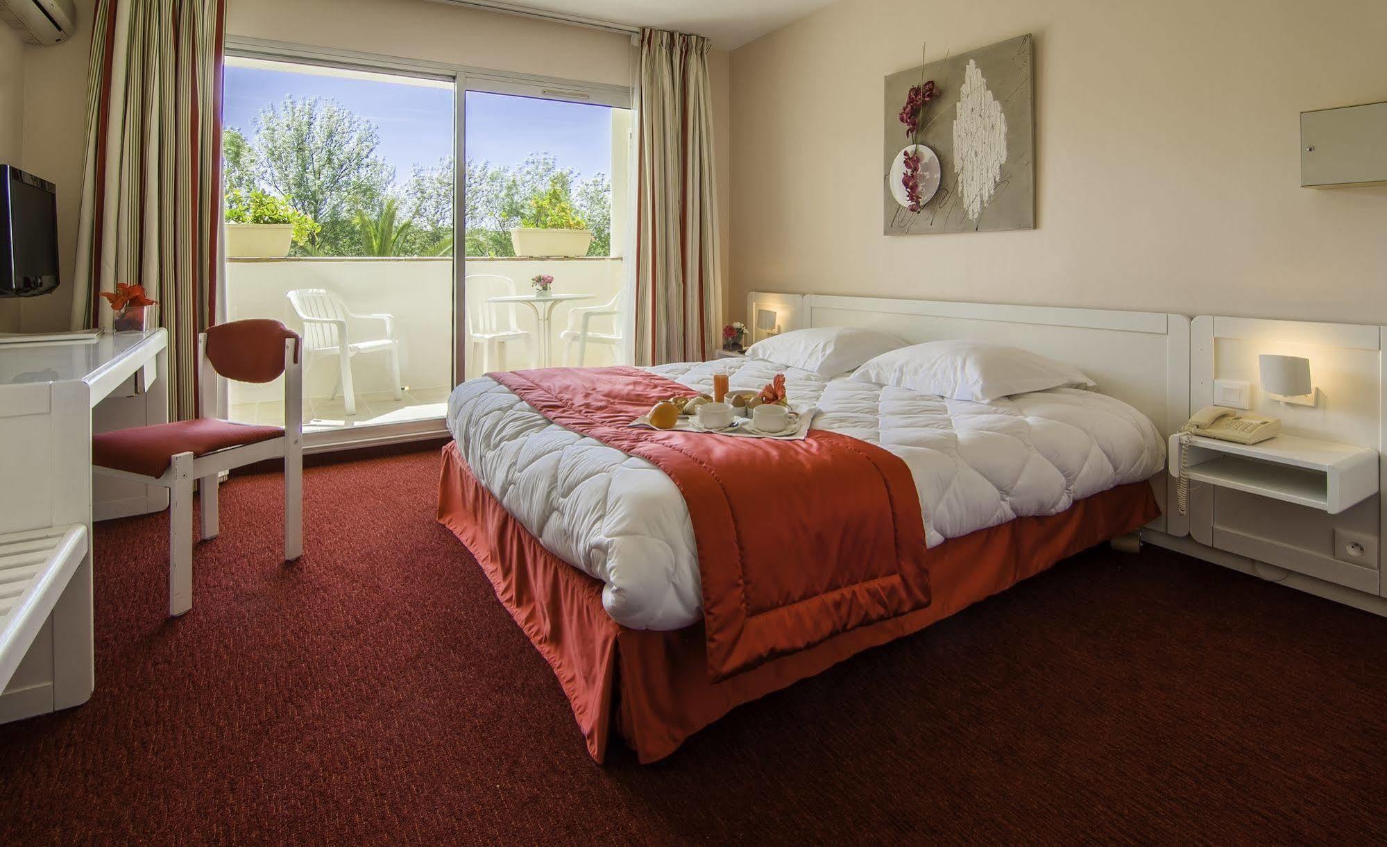 Hotel Casarose - Cannes Mandelieu ภายนอก รูปภาพ
